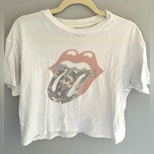 American Eagle Cropped Rolling Stones Floral Graphic T-Shirt